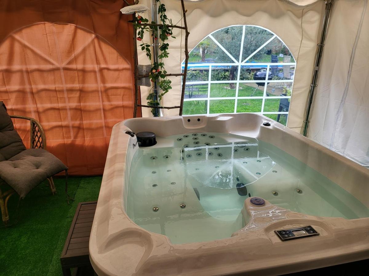 Choisy Le Jacuzzi Bed and Breakfast Exteriör bild